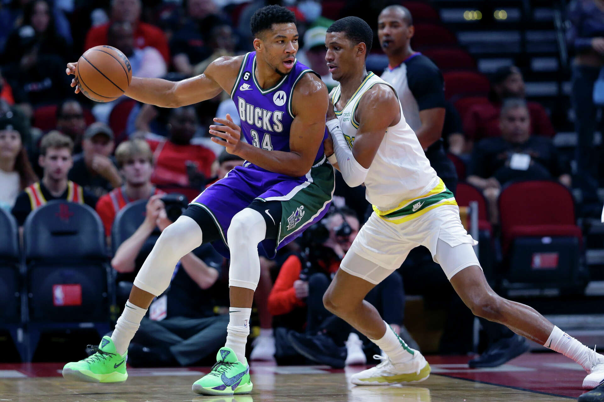 Jabari Smith draws rave reviews as Rockets shut down Giannis, Bucks