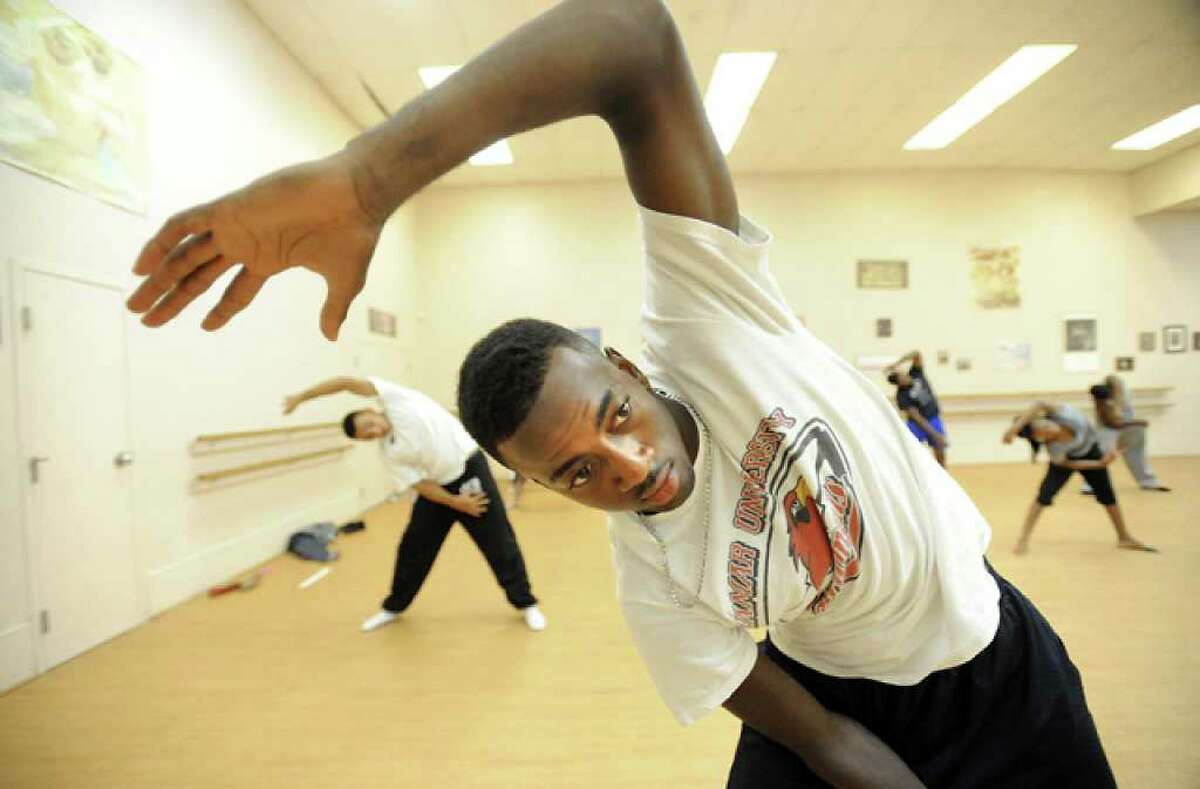 Bruins Stretch It Out At Dance Studio