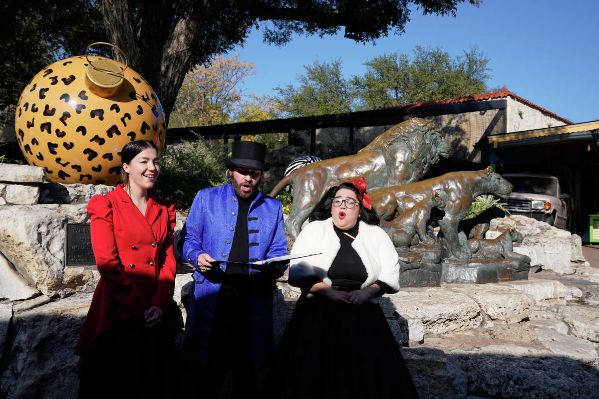 San Antonio Christmas carolers are delivering holiday cheer