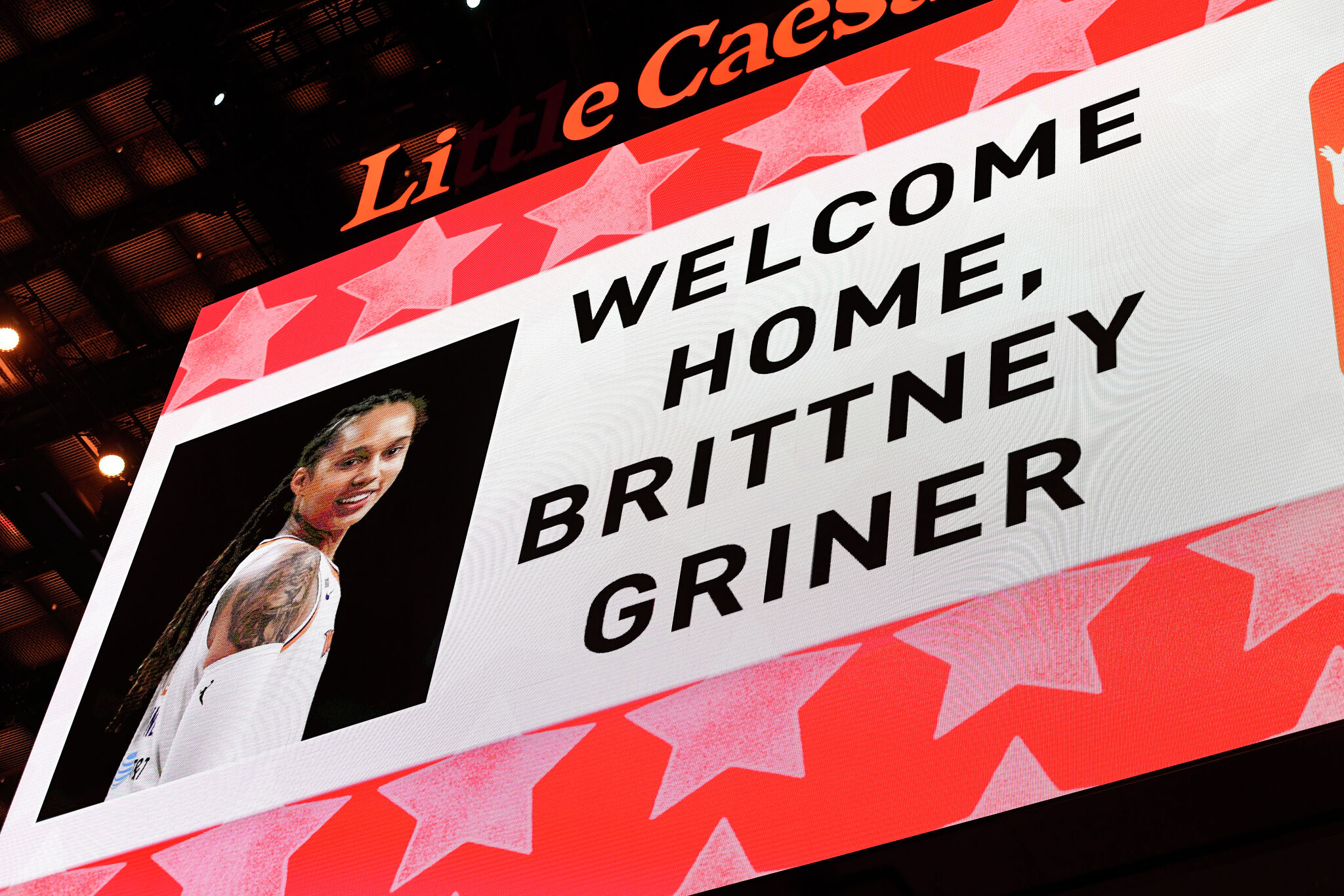 Brittney Griner throws down dunk after 10 months in Russia