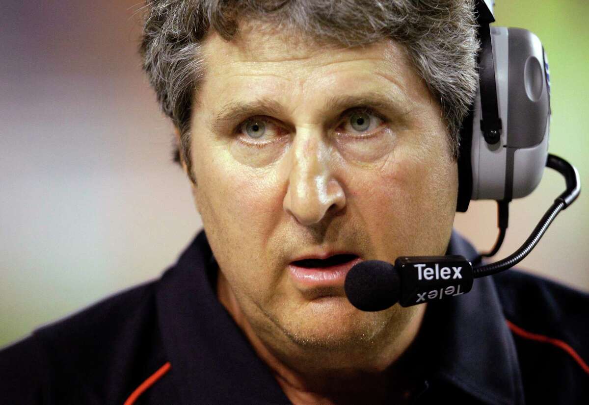 Former Texas Tech coach Mike Leach dies at 61