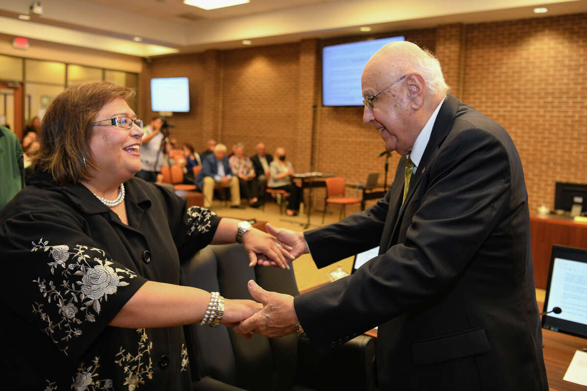On December 12th, 2022, at the Board Room at Laredo College Fort McIntosh campus, new board members were appointed to swearing into duty after the recent elections that took place on November. The newly elected officials are Erica Benavides Garcia and Mercurio Martinez, Jr who took the oath to work on the benefit of the higher education institution. 