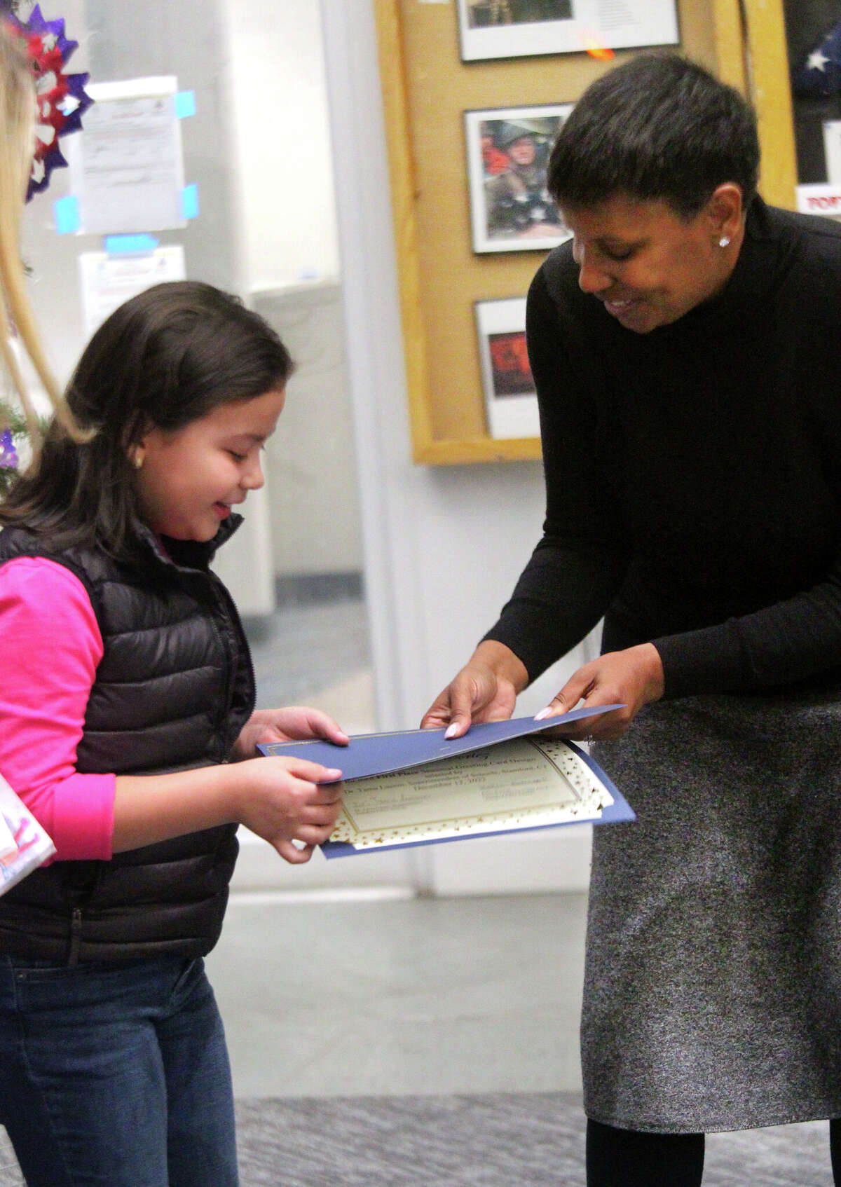 Stamford mayor, superintendent use studentmade holiday cards