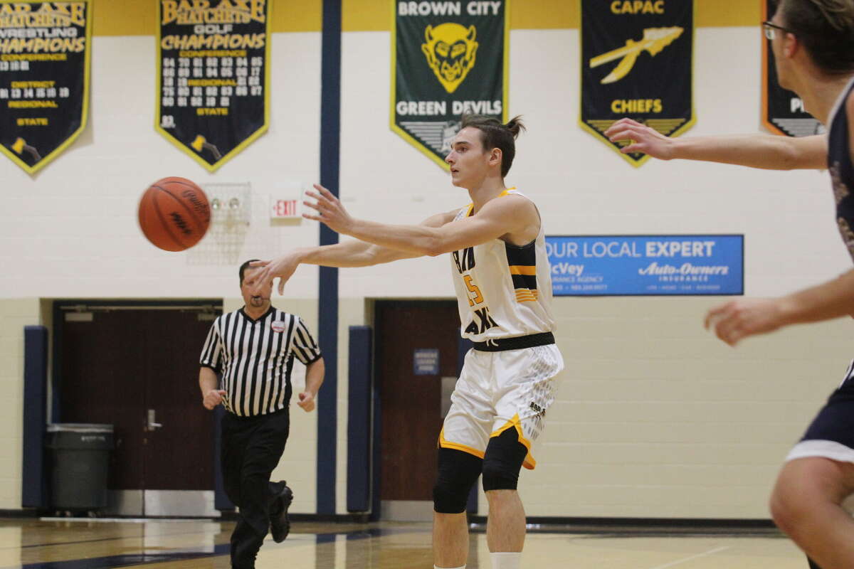 Bad Axe boys hoops blows out Saginaw Arts & Sciences Academy, 7224