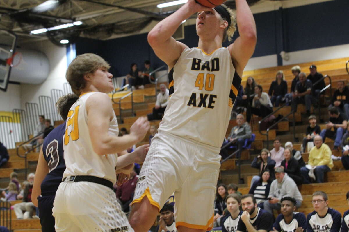 Bad Axe boys hoops blows out Saginaw Arts & Sciences Academy, 7224
