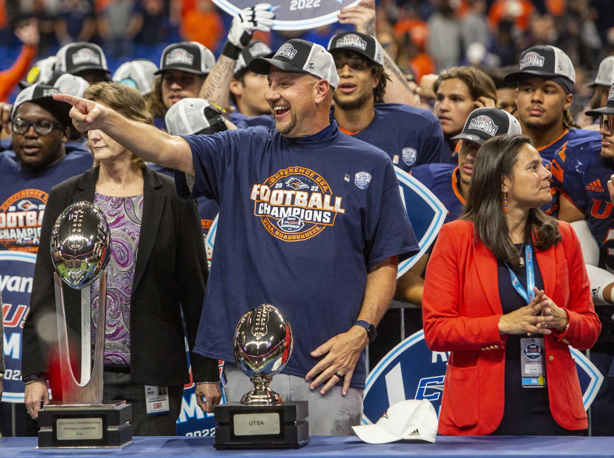 UTSA coach Jeff Traylor named Battle of Flowers Grand Marshal