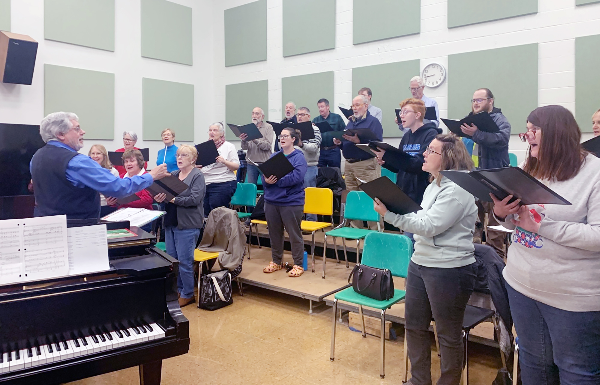 Jacksonville symphony, choirs allin on Christmas concert