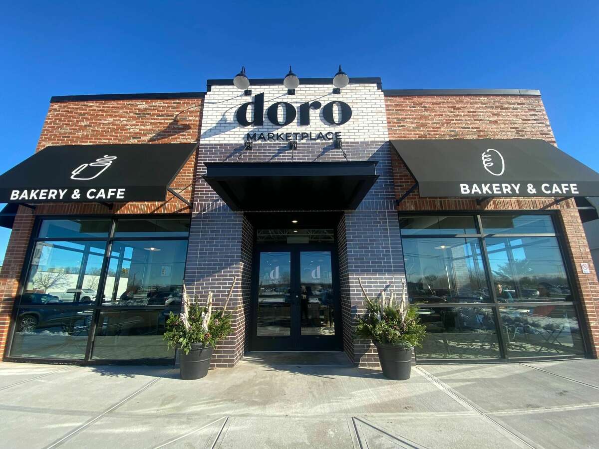 DORO Marketplace in Windsor Locks, a European-style bakery/cafe by the DORO Restaurant Group.