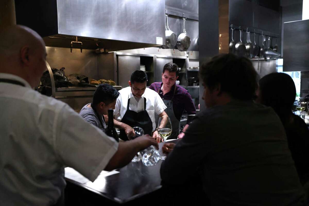 How much do you tip? Tell us how you handle these two common scenarios