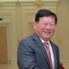 上图是张丽,广州富力地产董事长拍到在金边,柬埔寨,1月4日,2017年。