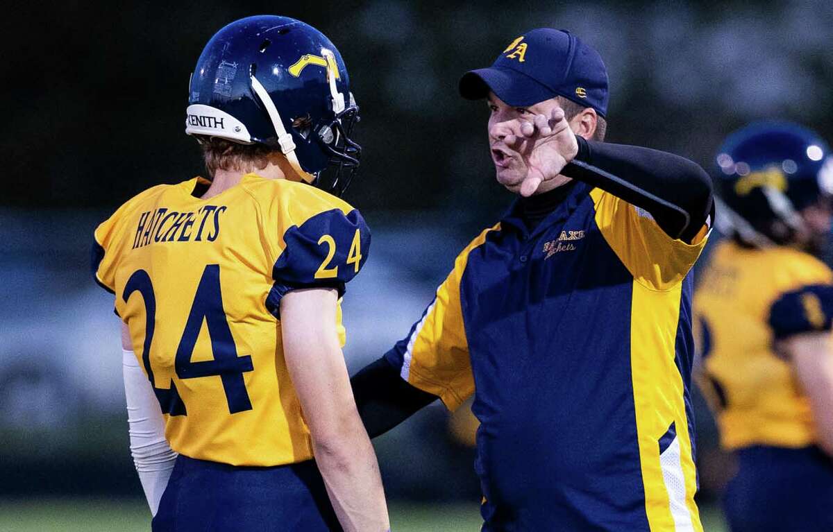 Steve VerBurg leaving Bad Axe football for school in metro Detroit