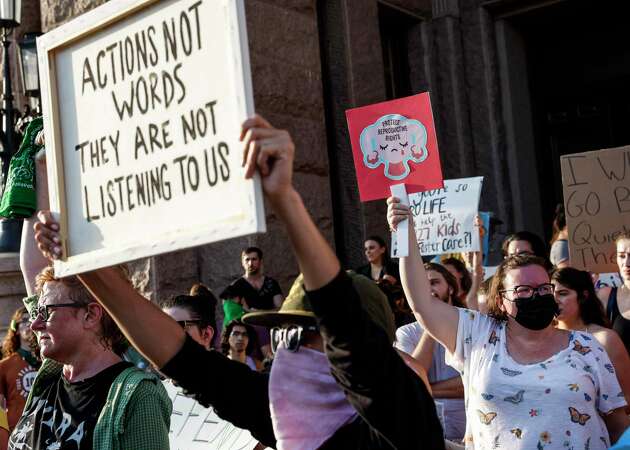 Abortion rights activists rally at the Texas State Capitol on May 3. A recent ruling from a state district court judge brought much-needed clarity to Texas' abortion bounty law.