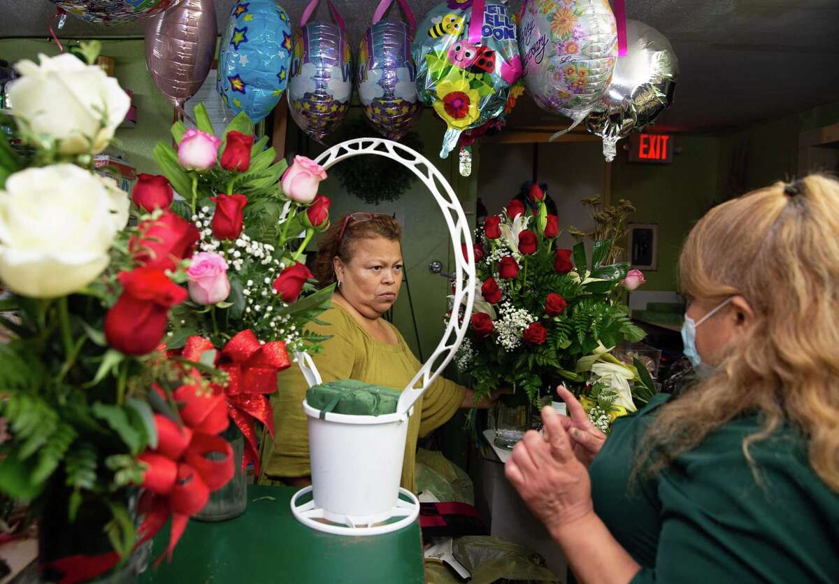 Photos Houstonians honor the Virgen de Guadalupe with annual masses