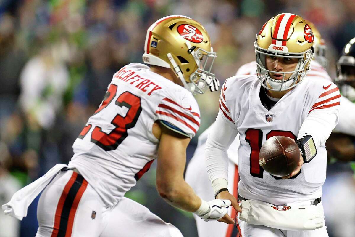 Christian McCaffrey of the San Francisco 49ers catches the ball for a  News Photo - Getty Images