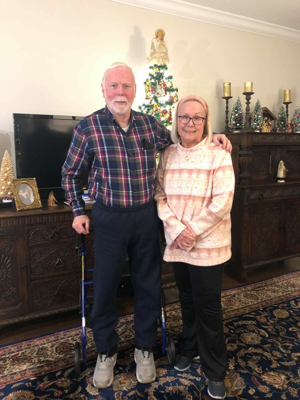 Michael Londrigan of Ridgefield advised his neighbor Kathy Backus to seek a neuromuscular specialist when she began experiencing ALS symptoms in 2021. Londrigan was diagnosed with ALS in October of 2018 while Backus was diagnosed with ALS in November of 2021.