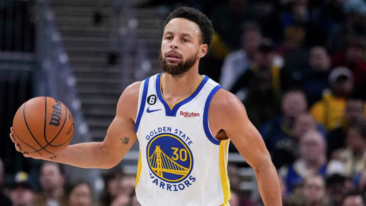 Stephen Curry has NBA's most popular jersey; Warriors top merchandise sales