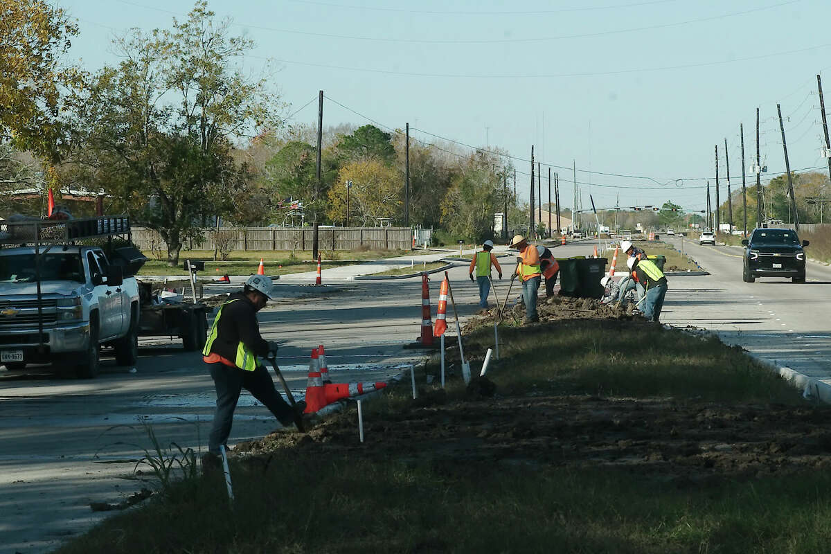 Pearland aims to open water plant, McHard Road extension in 2023