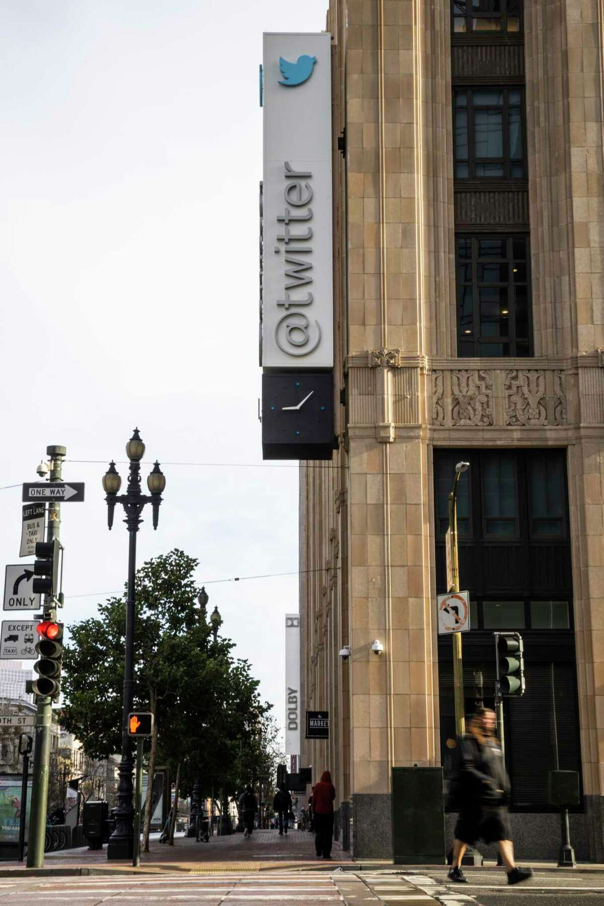 总部位于旧金山的推特正面临伯林盖姆一家软件公司的违约诉讼。