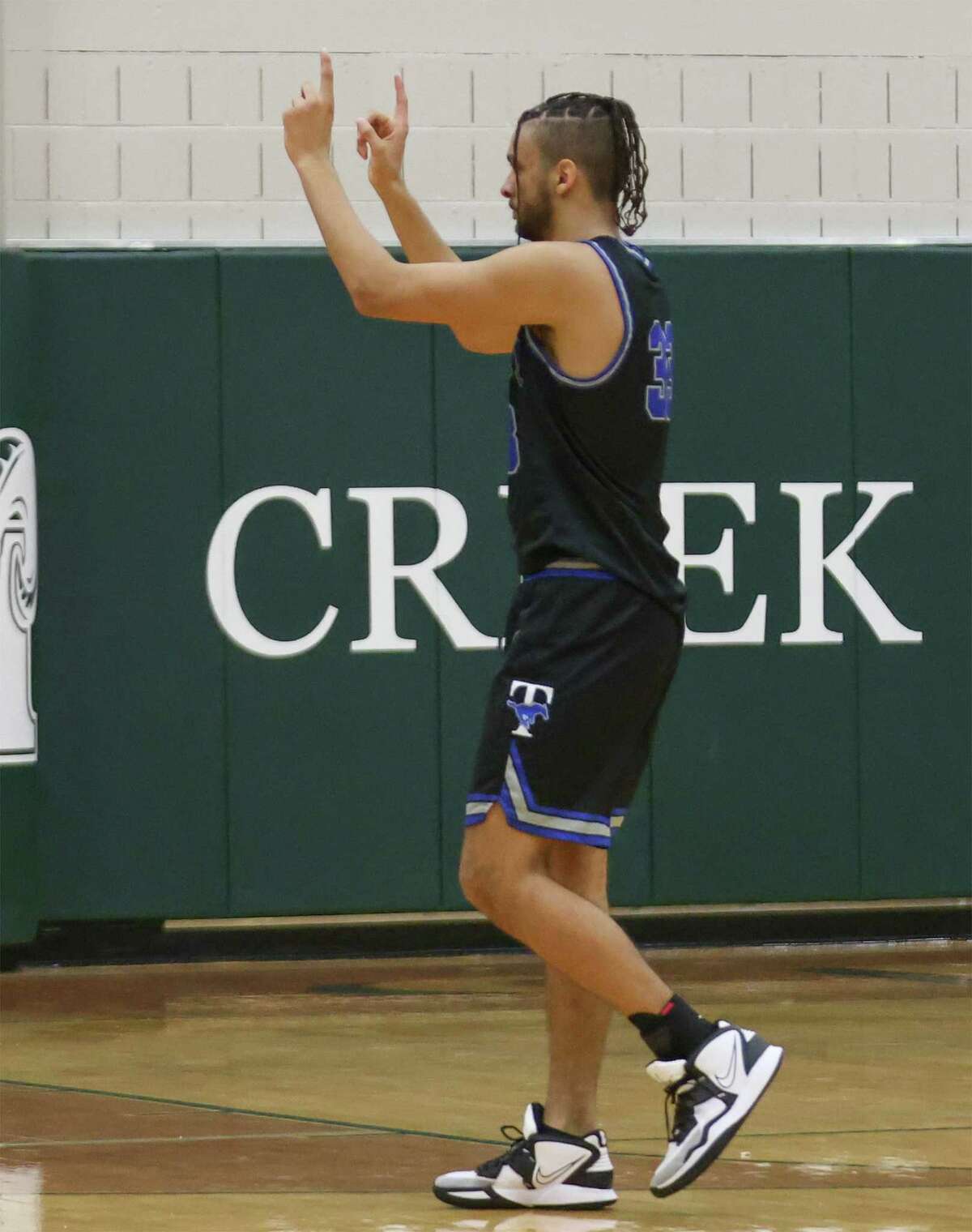 Katy Taylor Mustangs get past Mayde Creek Rams with late bucket