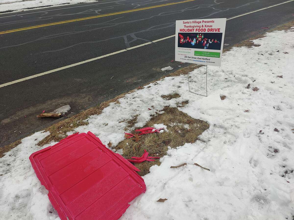 'Grinch' steals food bin from East Hartford Christmas display