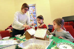In Photos: Making gingerbread houses in Greenwich