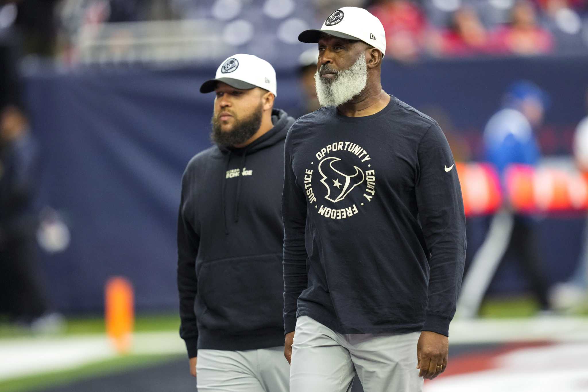 Andy Reid urges Texans to be patient with coach Lovie Smith