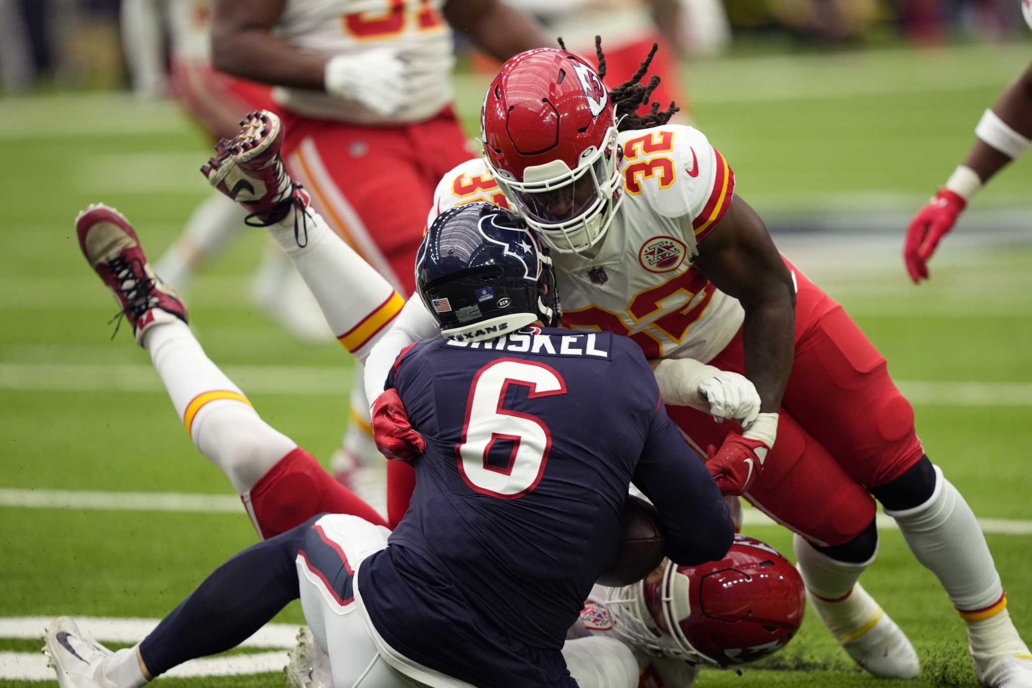 Texans falter late again in overtime loss to Chiefs