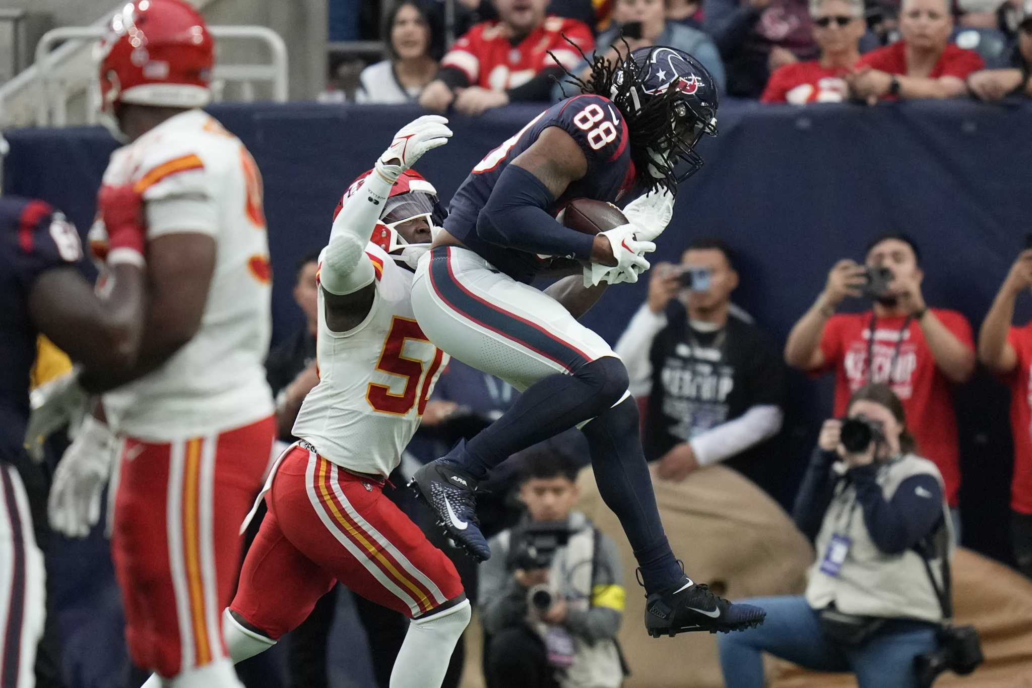 RB Jerick McKinnon musters Chiefs past Texans in topsy-turvy overtime win