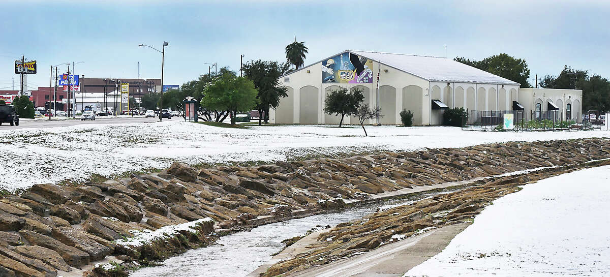 Christmas snow in Laredo possible but unlikely this weekend