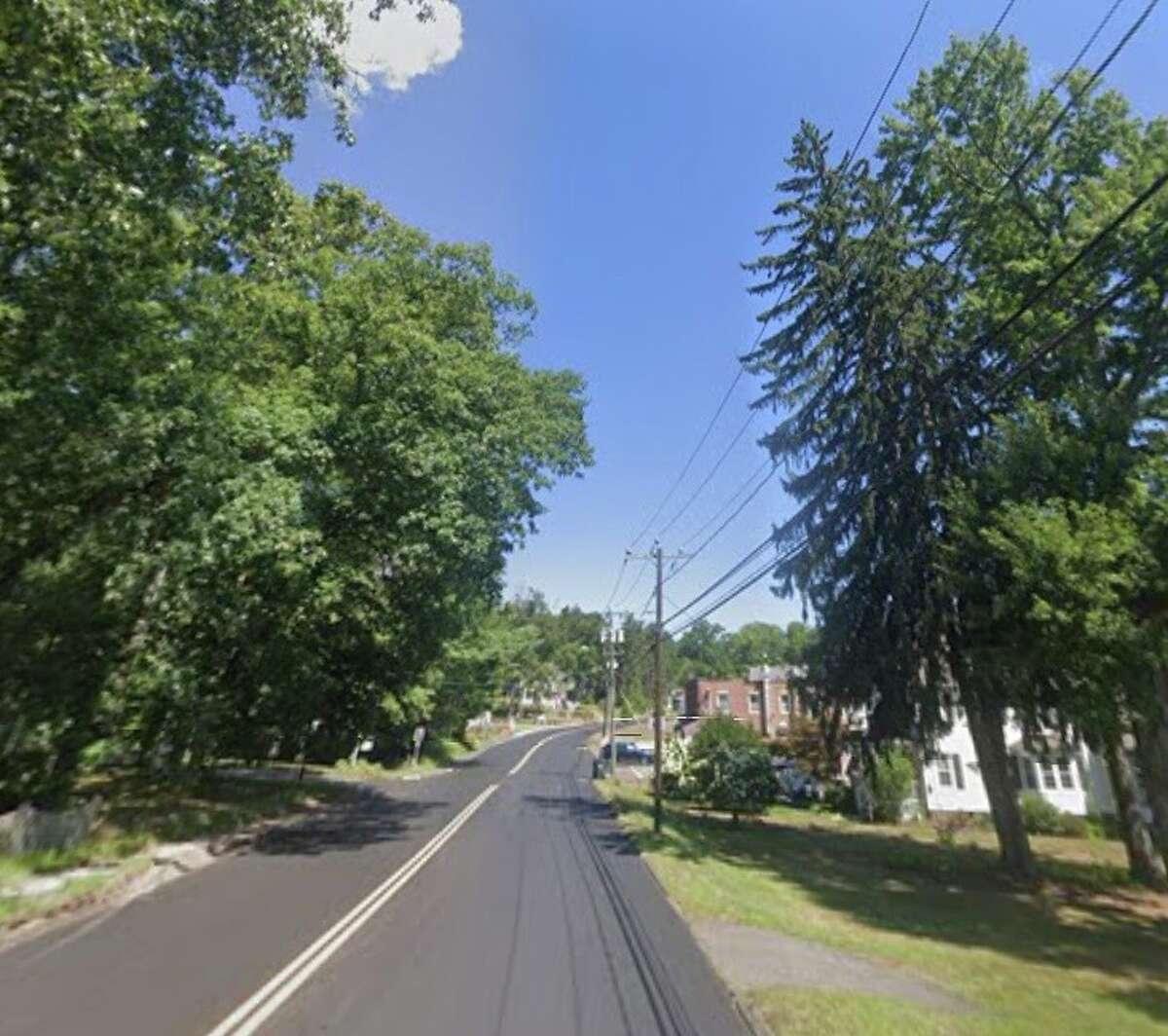 Simsbury may change ordinance to allow bicycles on sidewalks