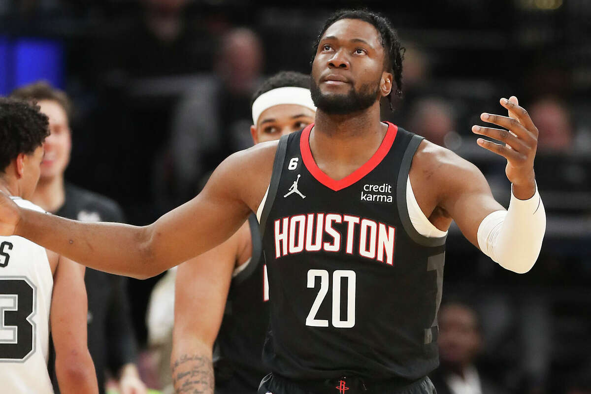 Story photo for Spurs 124, Rockets 105: Houston crushed in blowout.