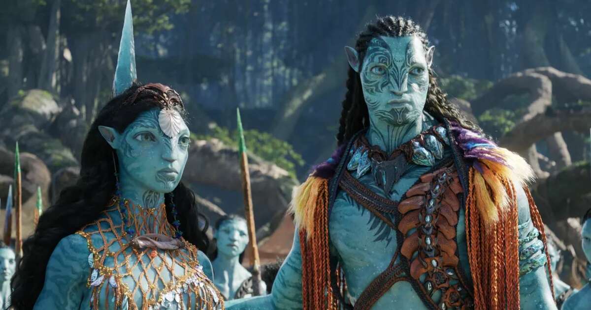 Ronal (played by Kate Winslet) and Tonowari (Cliff Curtis) in the movie “Avatar: The Way of Water.” 