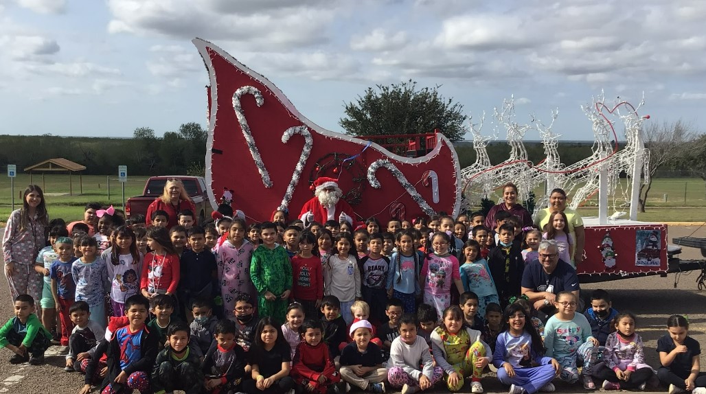 UISD's JuarezLincoln Elementary holds Christmas parade