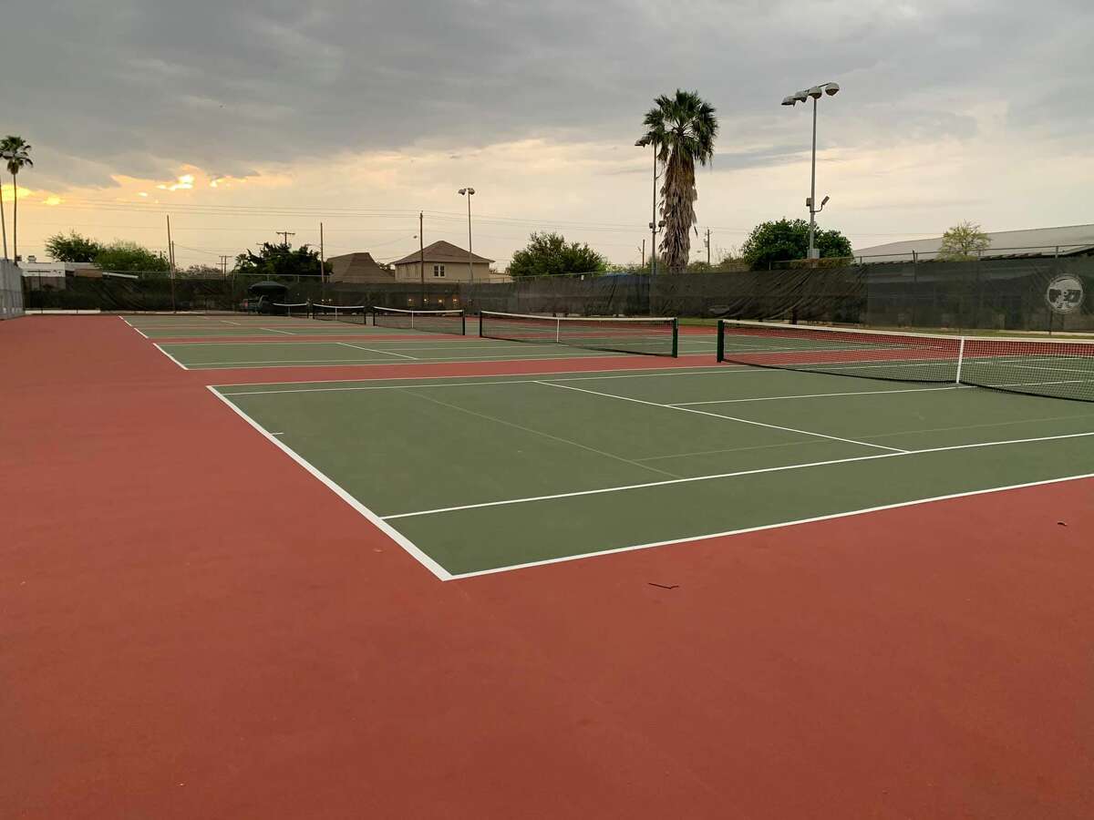 Na slici su teniski tereni grada Laredo Market.  Naziv objekta bit će promijenjen u George Pappas Tennis Centre.