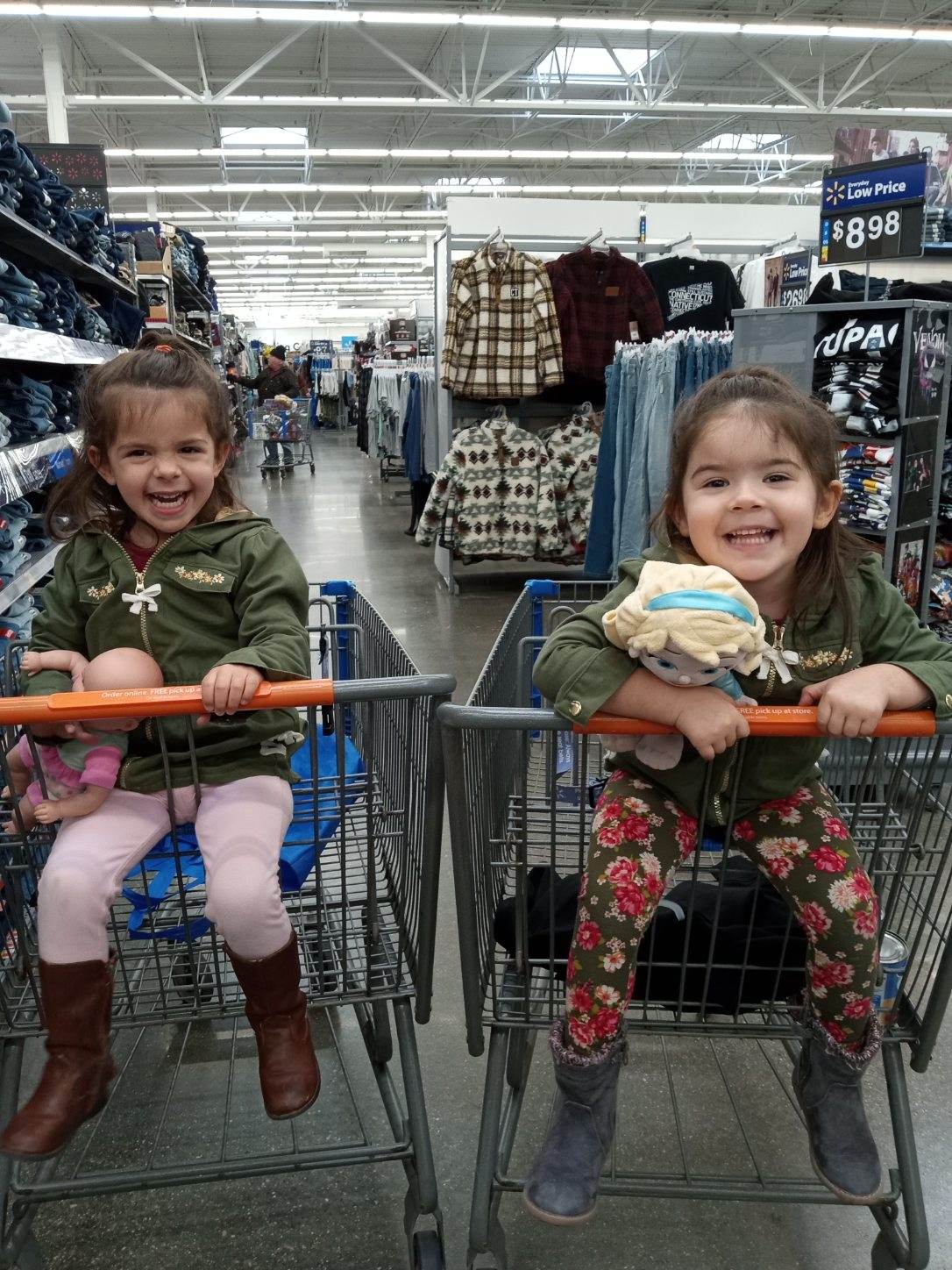 Glastonbury shop brightens holiday for parents reunited with kids