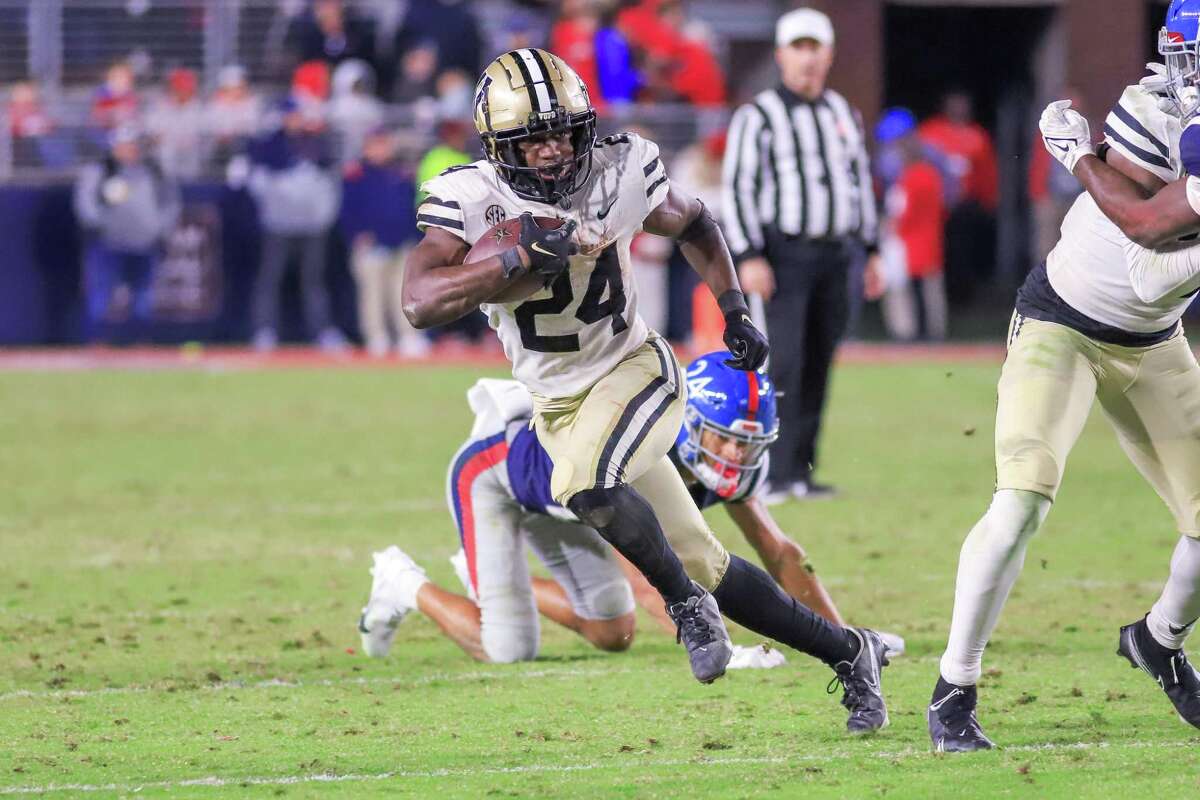Running back Rocko Griffin, who started his college career at Vanderbilt, has indicated he will join UTSA as part of the ongoing transfer process.