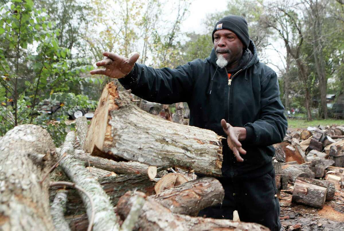 Chauncey Jefferson loads oak wood   into the backmost  of his four-wheeler, Wednesday, Dec. 21, 2022, successful  Conroe. “I’m coming backmost  for 2  oregon  3  motortruck  loads of this wood,” Jefferson said. “It’s bully  wood, burns done  the nighttime  and keeps you warm. We’re going to request   it with however  acold  it’s astir  to get.” A acold  beforehand   forecasted to expanse  crossed  Texas could plunge temperatures successful  and astir   Houston into the 20s oregon  lower, the National Weather Service said. A forecast predicting precise  acold  temperatures connected  the nighttime  of Thursday, Dec. 22 into the pursuing  morning. The sub-freezing could past  done  Christmas Day connected  Sunday.