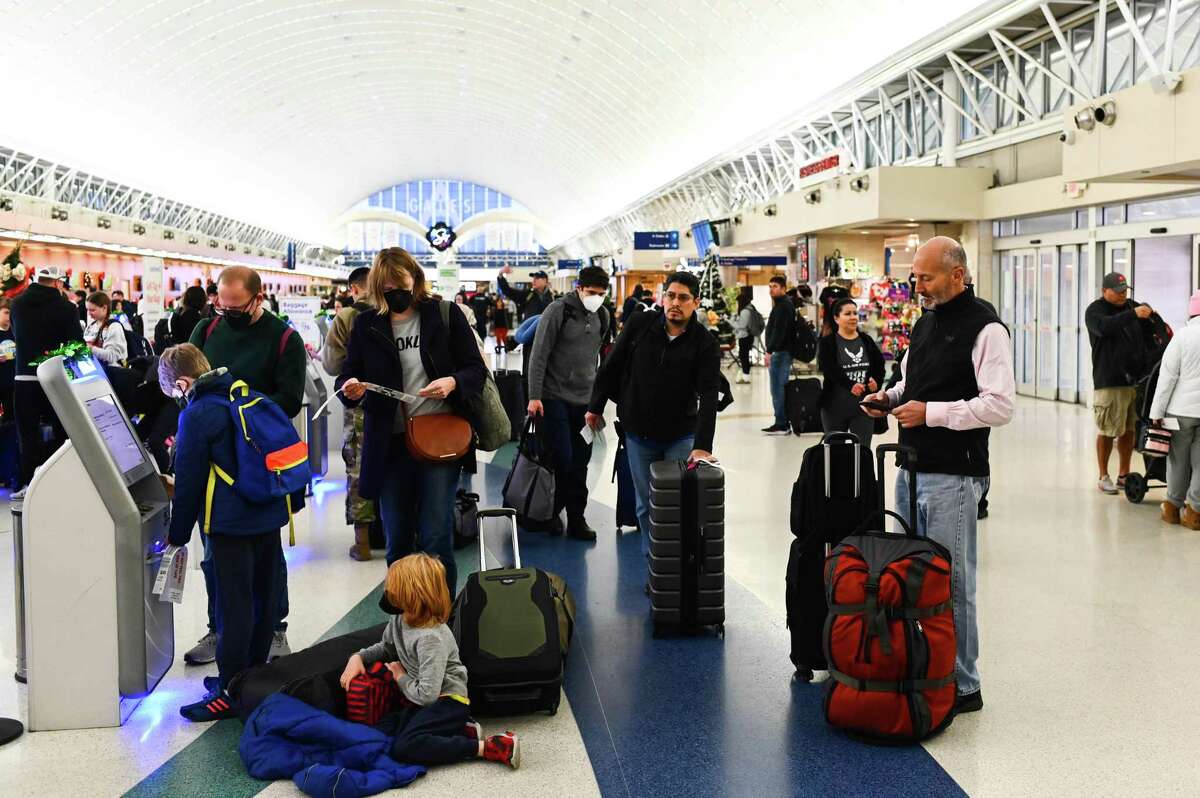 Holiday travel expected to break records at San Antonio airport