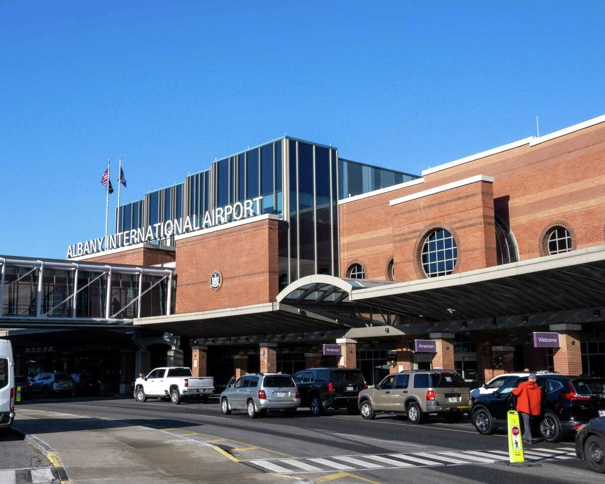 TSA: man caught with gun in carry-on at Albany airport