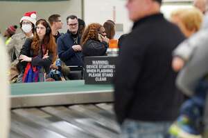 Houston airport delays: Flight cancellations continue at HOU, IAH
