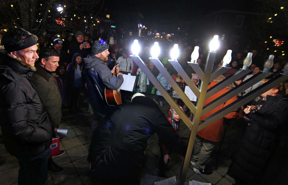 In photos Norwalk's Temple Shalom celebrates Hanukkah with Darien