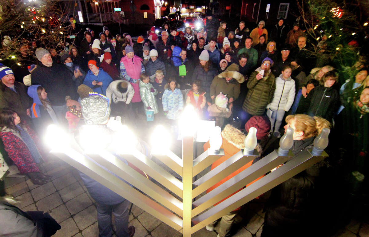 In photos Norwalk's Temple Shalom celebrates Hanukkah with Darien
