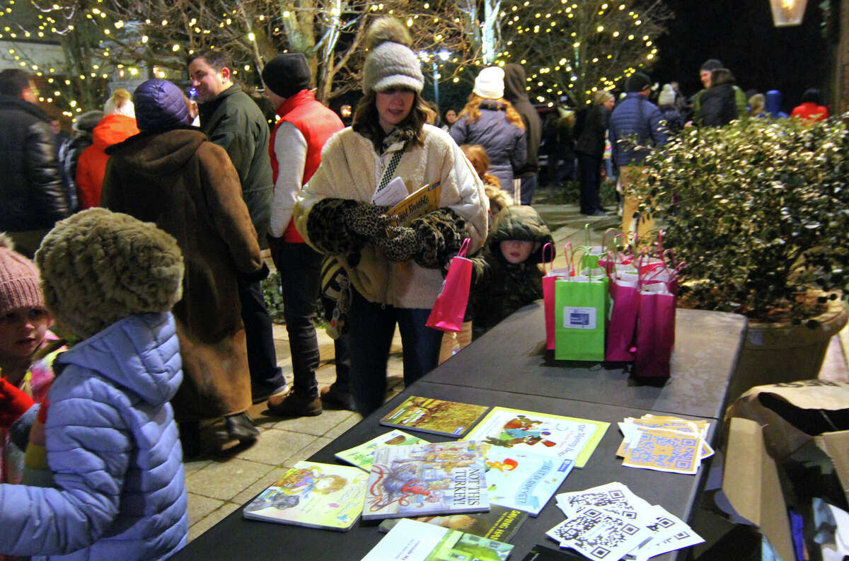 In photos Norwalk's Temple Shalom celebrates Hanukkah with Darien