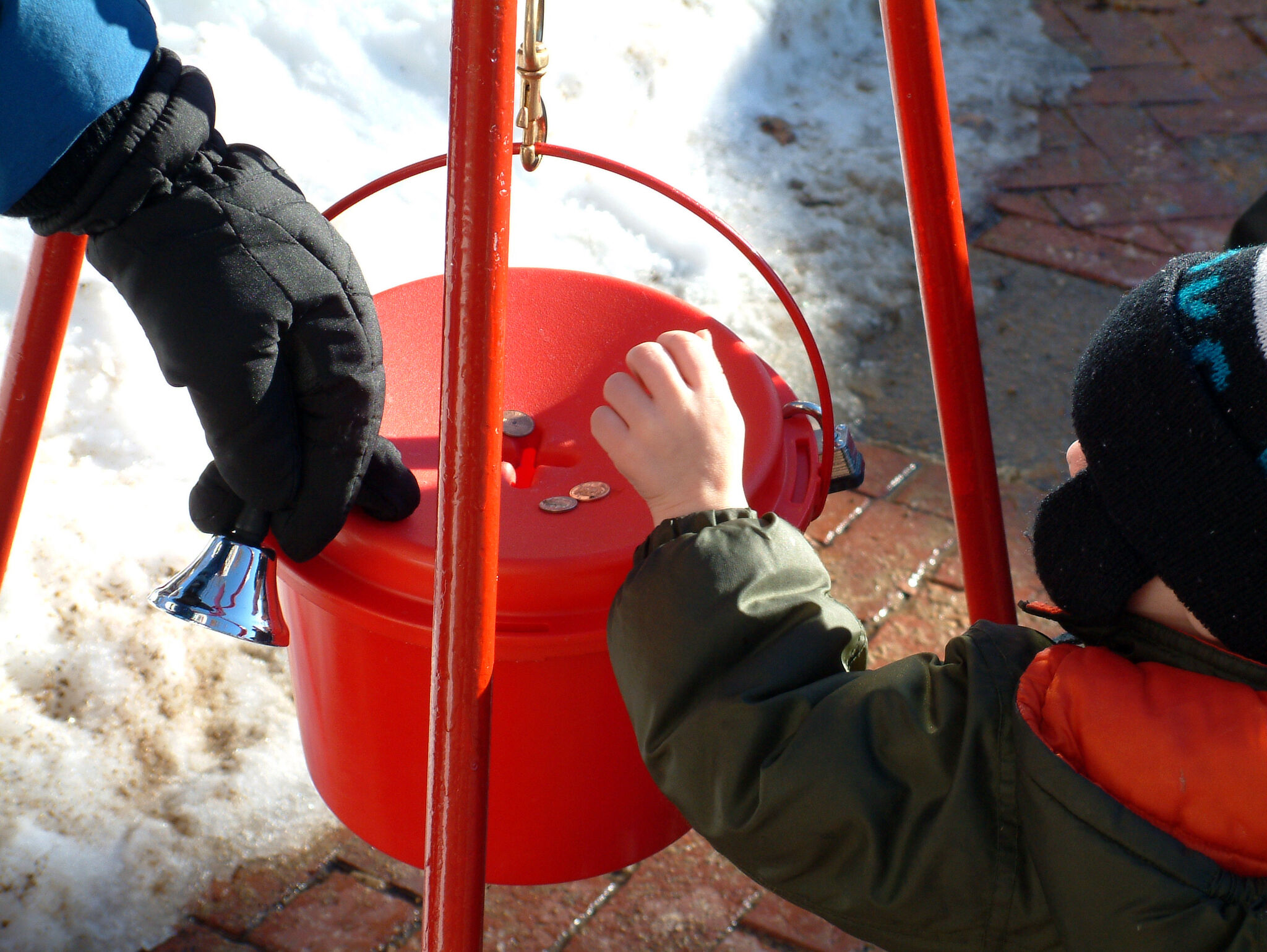 Salvation Army still needs bell ringers for red kettle sites