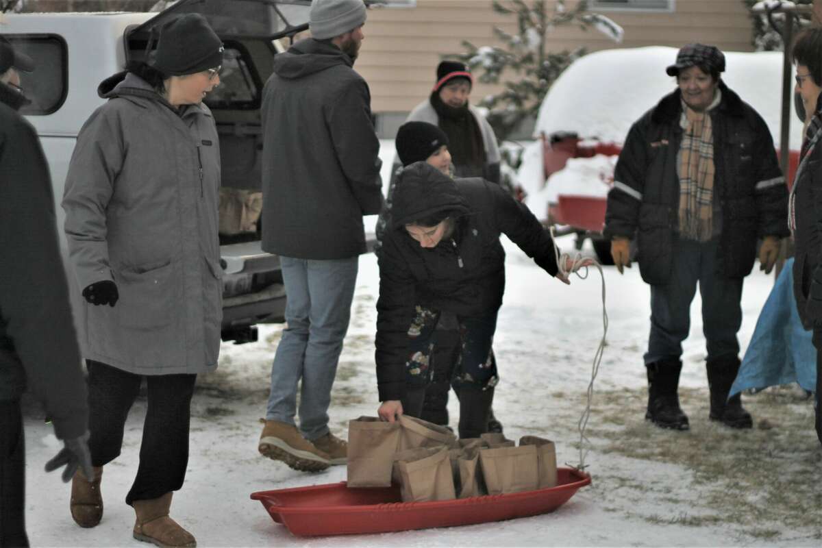 Kaleva's winter solstice event draws dozens of volunteers