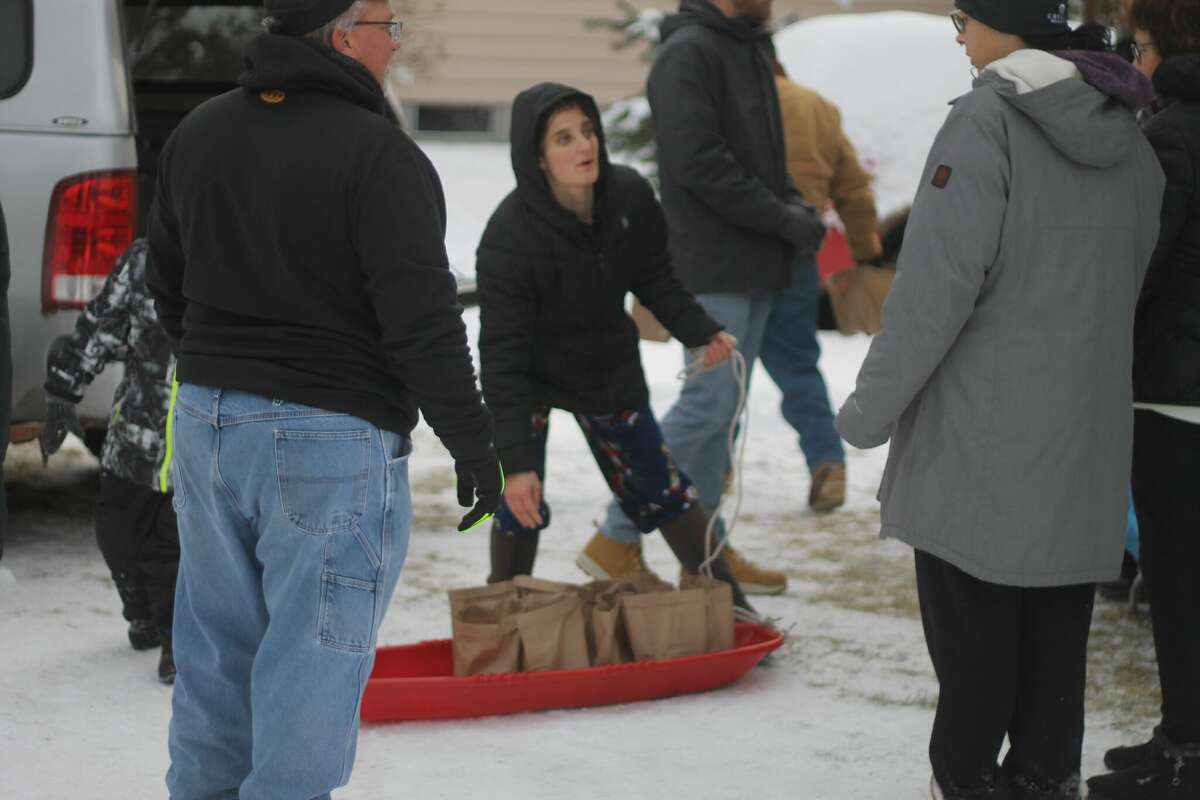 Kaleva's winter solstice event draws dozens of volunteers