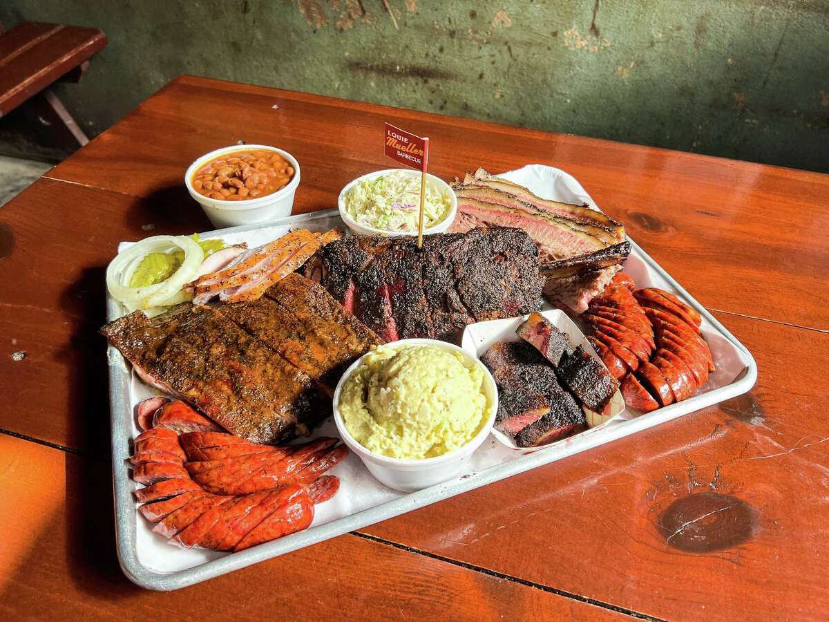 Tray of barbecue at Louie Mueller Barbecue in Taylor