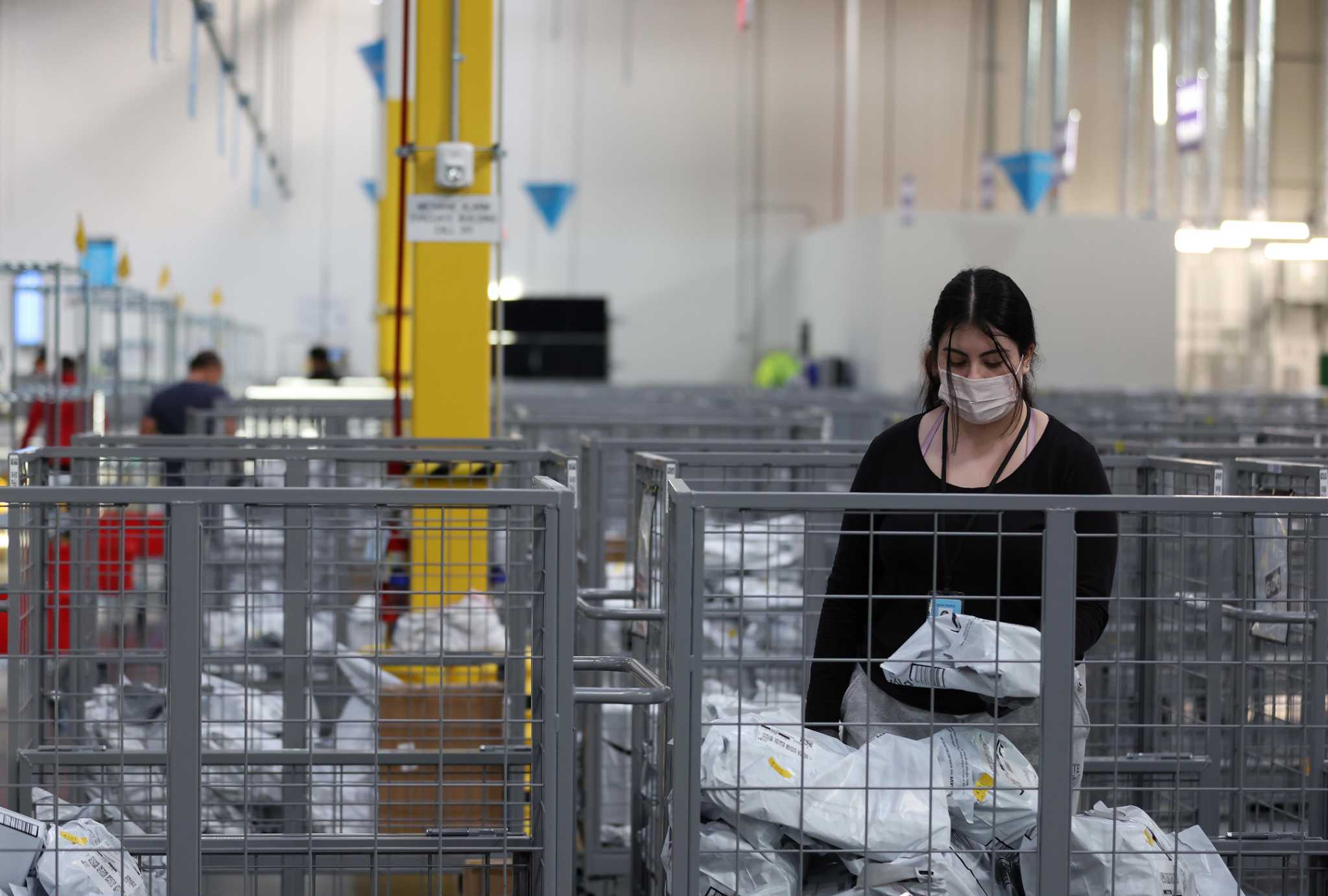 Plastic waste from Amazon shopping skyrockets for second year in a row ...