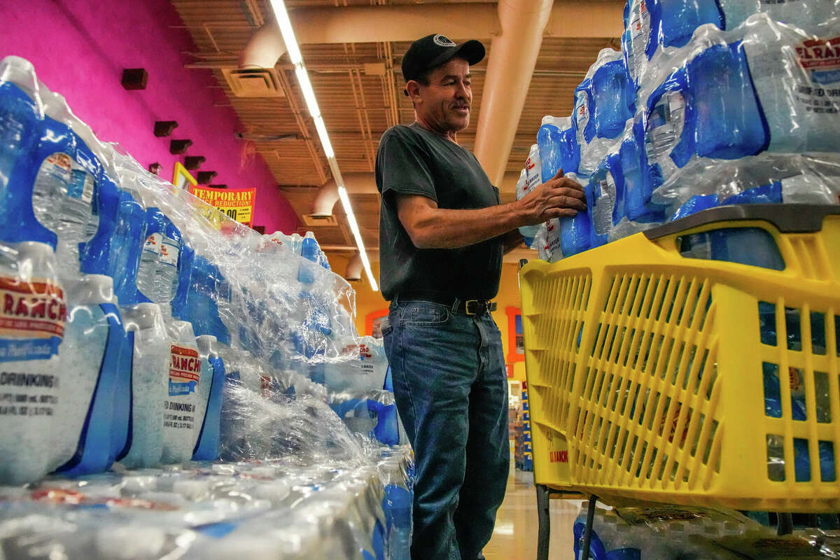 Story photo for Houston boil water notice: New records shed light on chaotic day