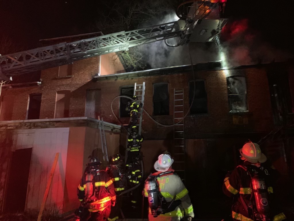 Vacant New Haven industrial building burns on Poplar Street